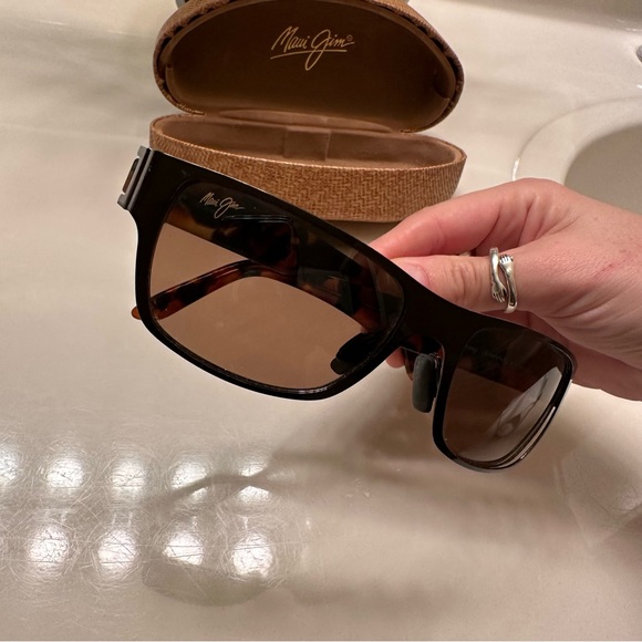 Maui Jim Sunglasses - Picture 2 of 11